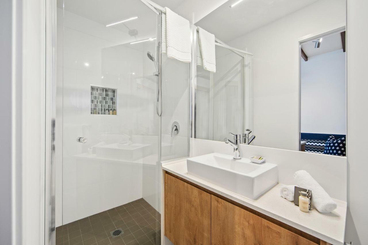 Freedom Shores Resort Airlie Beach Cannon Valley Exteriör bild